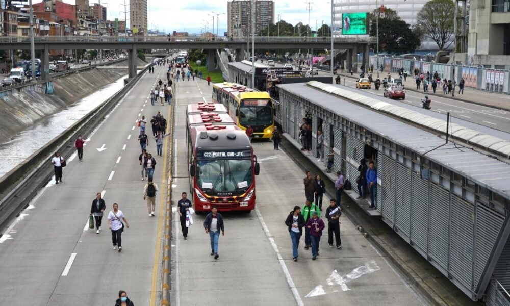 La controversia que generaron los bloqueos de los sindicatos a la movilidad en bogotá durante el paro