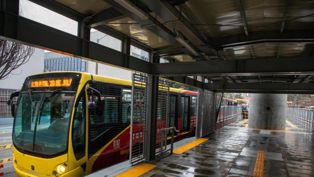 Define Cuándo se Abrirá la Estacia Temporal de Transmilenio Con Columna en El Medio Por Obras del Metro