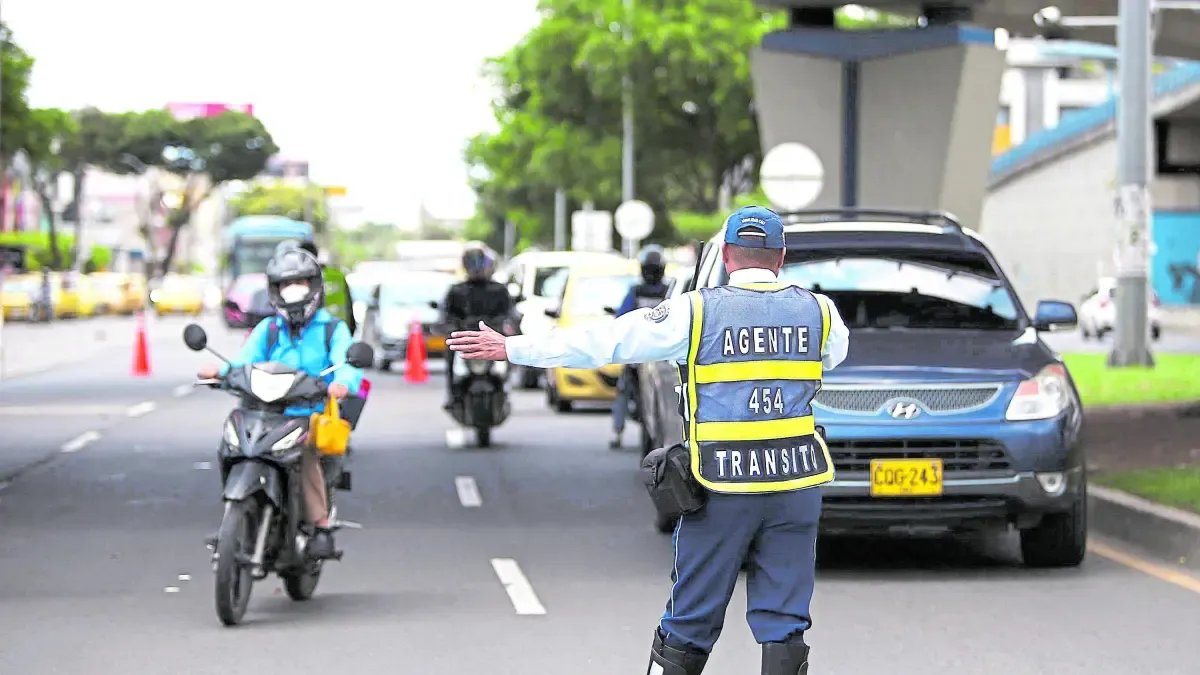 Secretaría de Movilidad de Cali Responder por Qué sean Bloqueó una vía con una grúa para realizar controles
