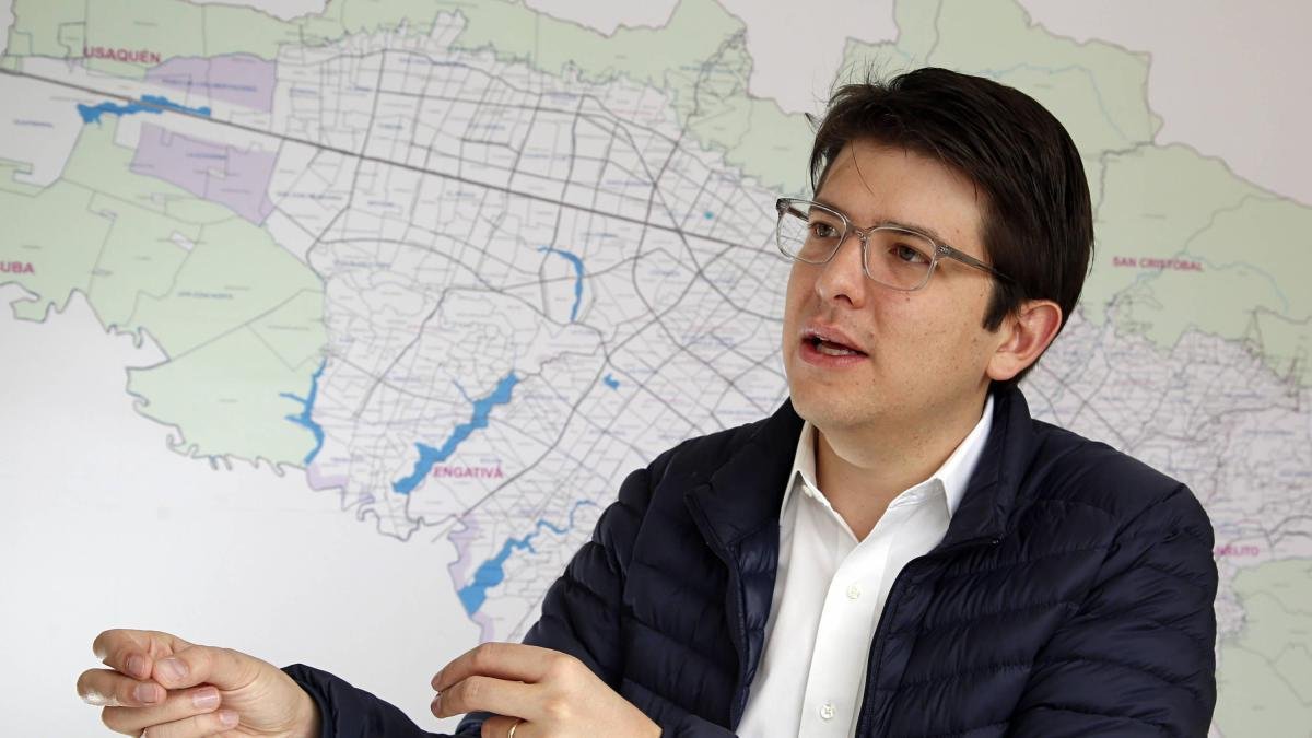 Senador es Operado de Urgencia por Sangrado Intracerebral, Informa Fundación Santa Fe