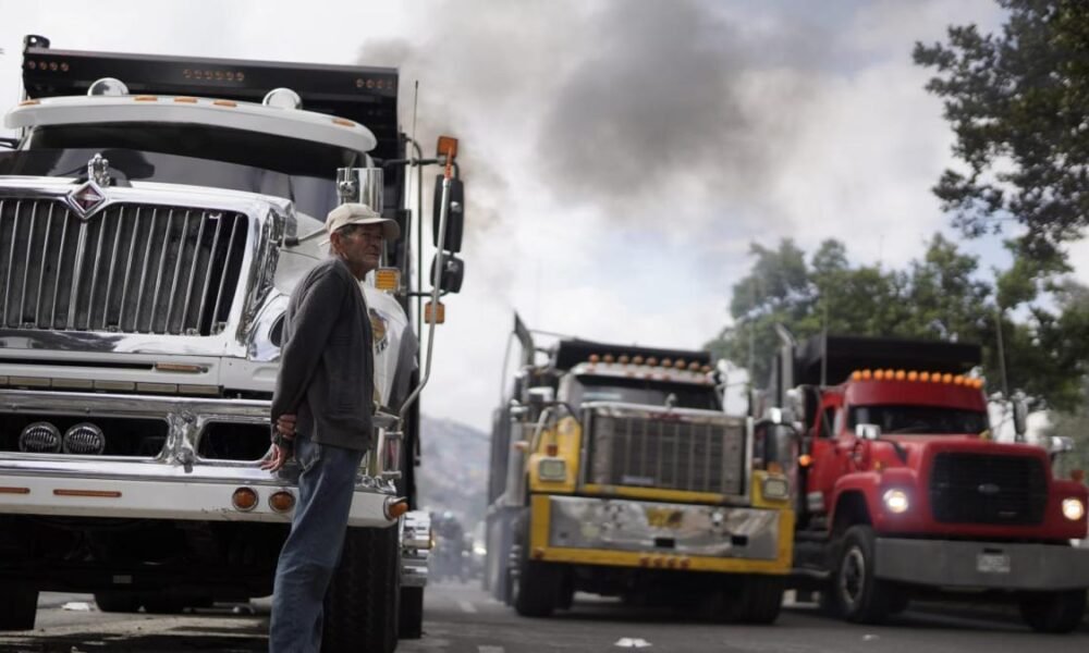 Camioneros irían un paro nacional indefinido y recllaman atenga al gobierno; Eros Son Los Detless