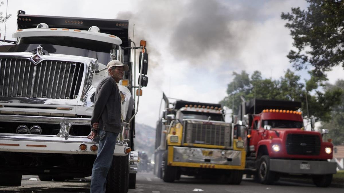 Camioneros irían un paro nacional indefinido y recllaman atenga al gobierno; Eros Son Los Detless
