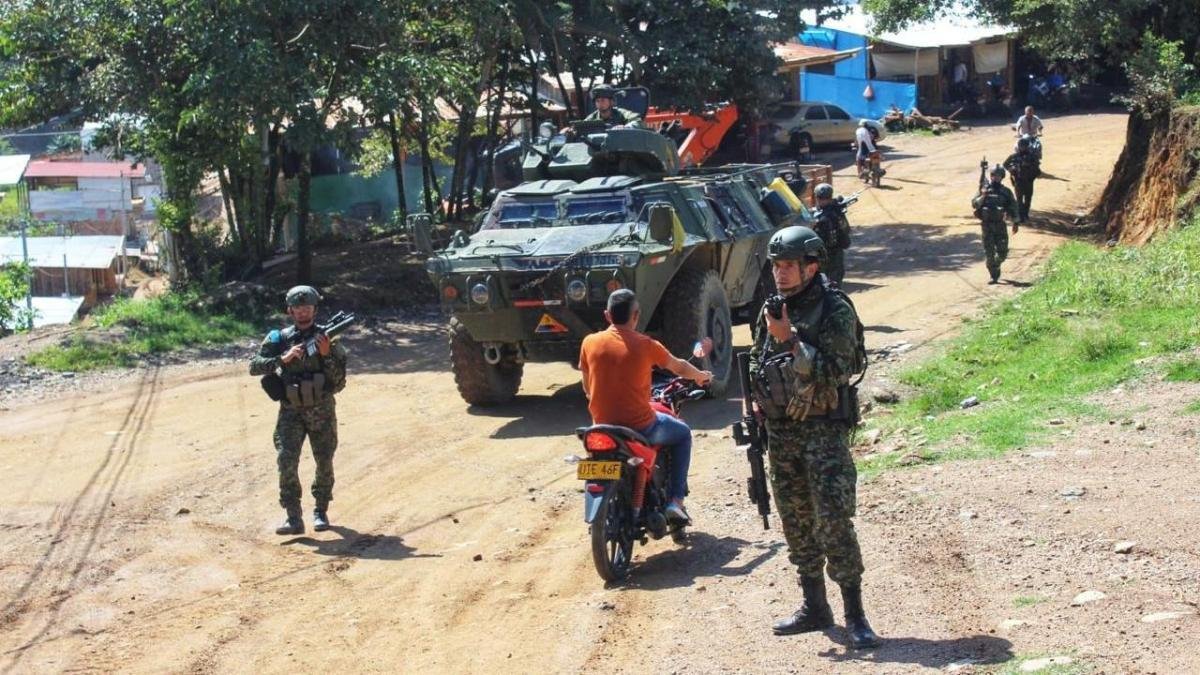 Más de 10 Mil Personas Están Confinadas por intimidaciones de Grupos Armados Ilegales