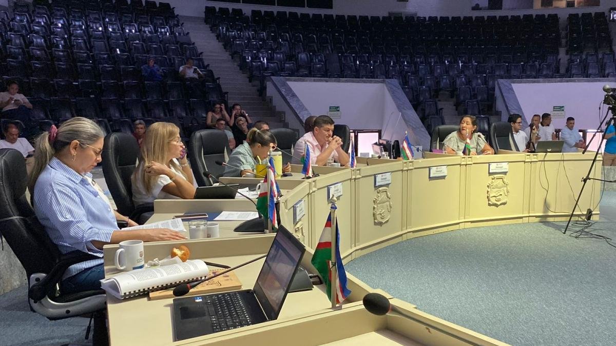 DESDE EL EL CONCOJO DE CALI LE PIDIERO AL PRESIDENTE