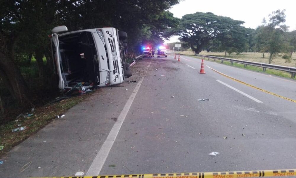 Ella era la menor que iba a torneo de escuela de fútbol y murió en accidente de autobús en valle
