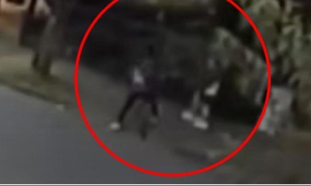 Joven recibio aparo en el ojo y se Encuentra en estado crytico