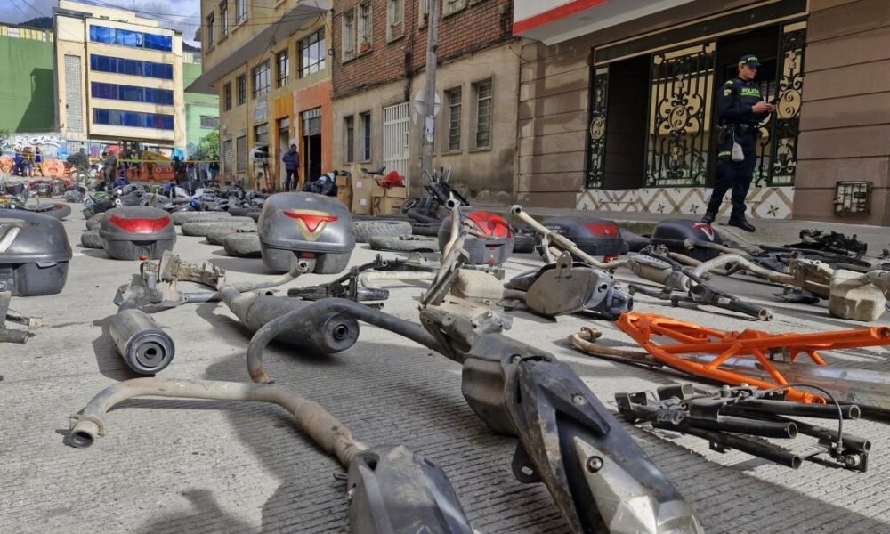 Funcionaba Bajo Fachada de Bodega de Reciclaje