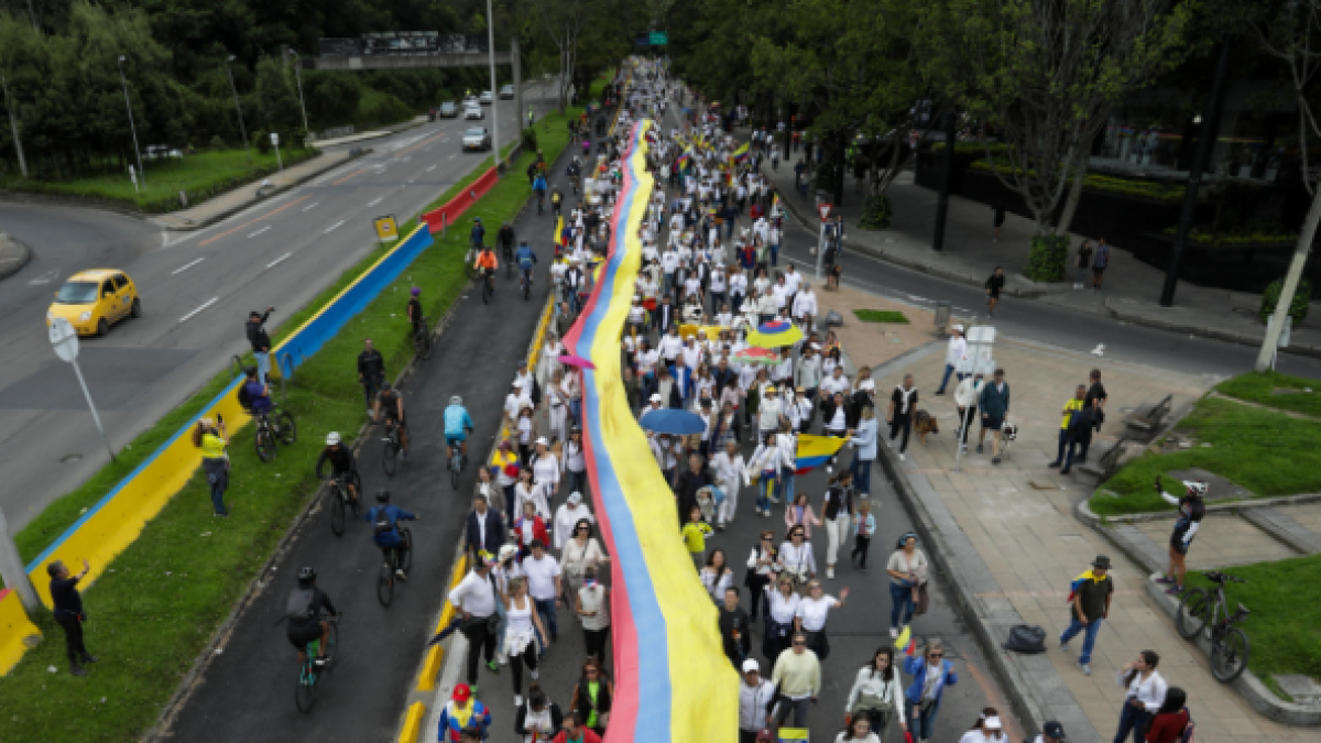 Marchas en Todo El País Tras atentado contra Miguel Uribe Turbay