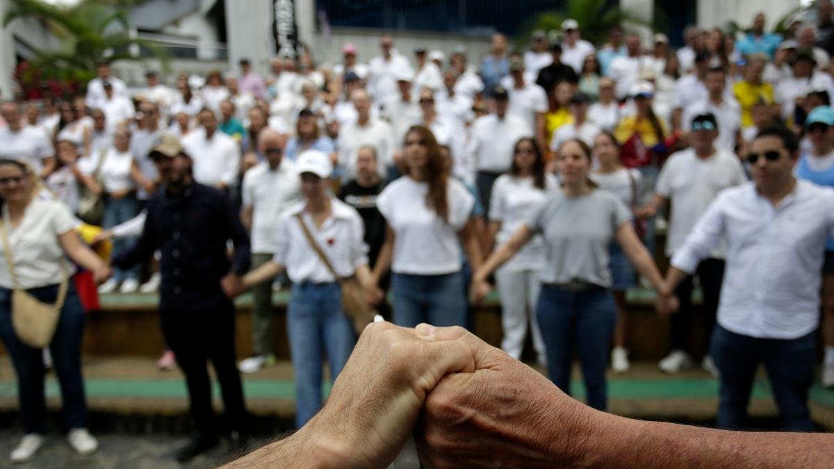 Director de propacífico, en solidaridad con miguel uribe