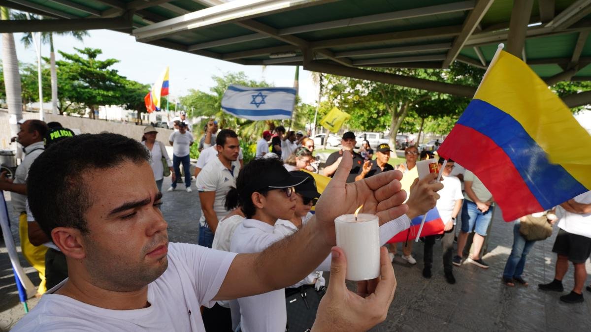 Con Plantones, Velatones y Cadenas de Oración, CiUdades Claman Por la Salud de Miguel Uribe: Piden Paz