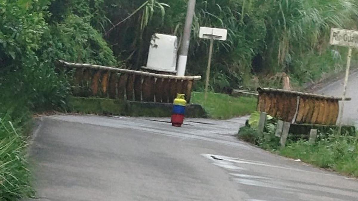 Autoridadas Detonaron de Manera Controlada Un Explosivo abandonado en vía Director de Jamundí