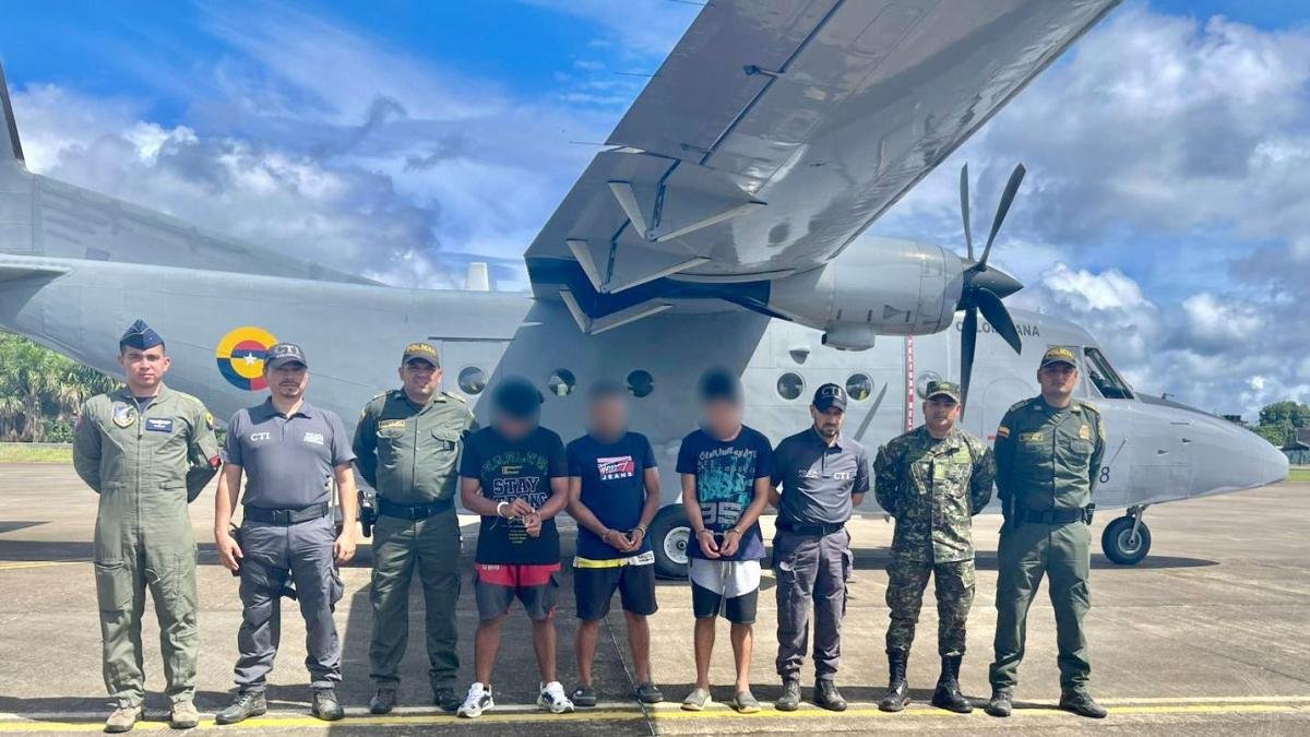 CAPTURAN EN VAUPÉS A TRES DESIDENTES DE LAS FARC QUE RECLUTABAN A MENORES DENÍFENAS EN PERSONAS RURALES