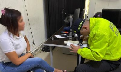 Mujer que asesinó una policía de una sola