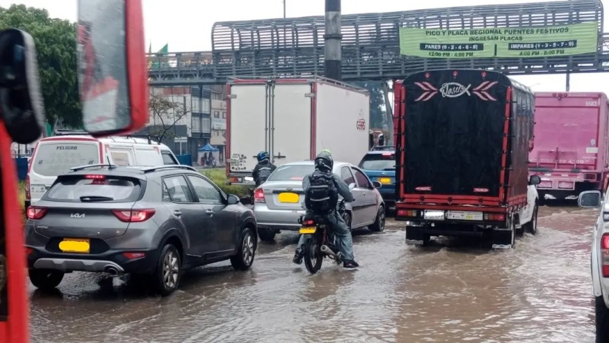 Fuerte Aguacero Generó Inundaciones y Caos en la Movilidad en el Norte de Bogotá
