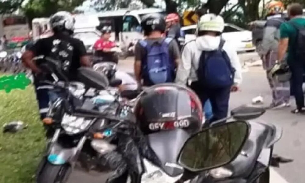 Pareja y sus dos hijos se Estrellaron Contra Tractomula; Murieron Ambos Padres y Niña de 5 Años