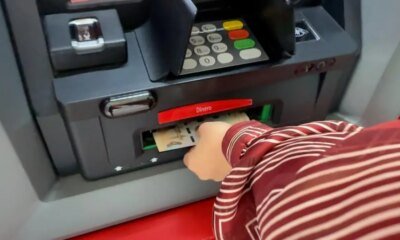 Así es como delincuentes estaría robando en cajeros electrónicos de bogotá a quienes les pagan la prima