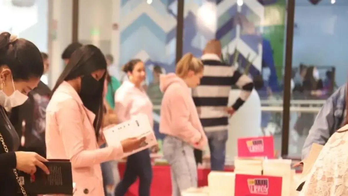 más de 500.000 bibliotecos lllegan con el gran outlet