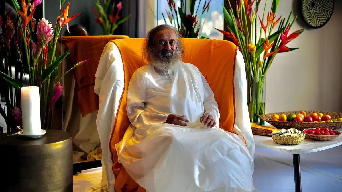 Gurudev Sri Sri Ravi Shankar: El Maestro de Paz Regrés A Colombia para una jornada Histórica de Yoga