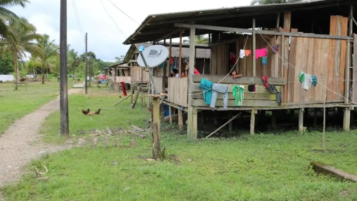 Este es el pueblo indígena al que solo se llega por ríos en valle que está confinado y Cercado por Grupos Armados