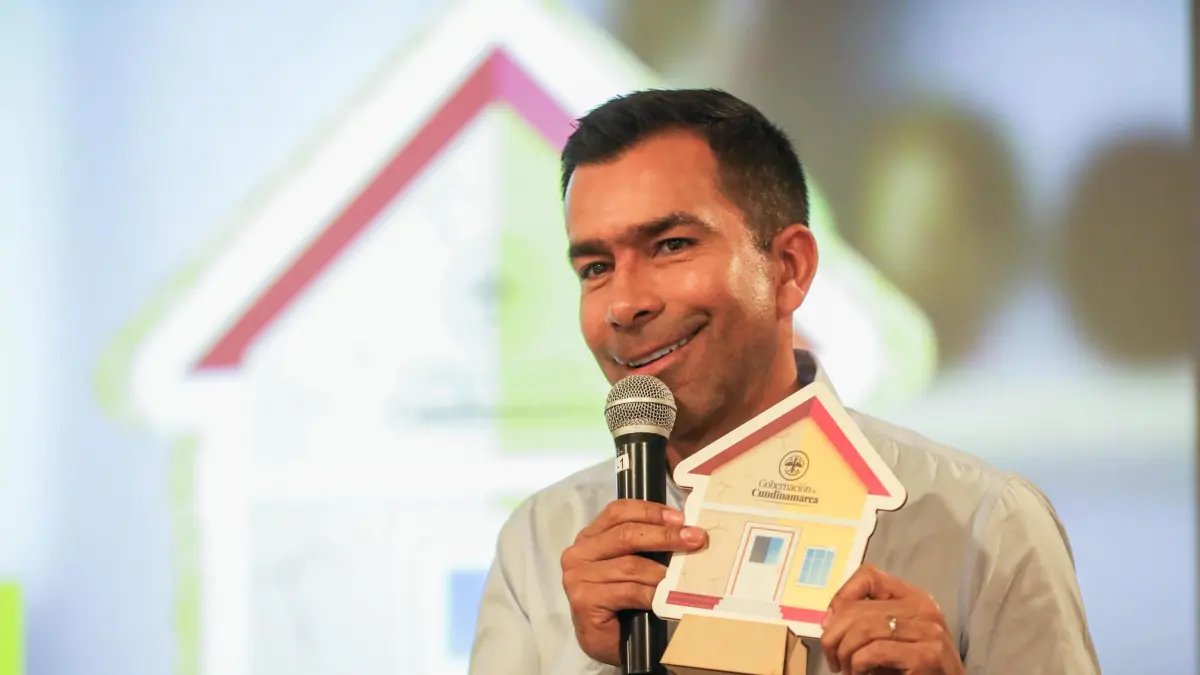 Empresarios Donaron Casi 1.000 MILLONES DE PESOS para la Reconstrución de Escuelas y Casas en Medina y Paratebueno
