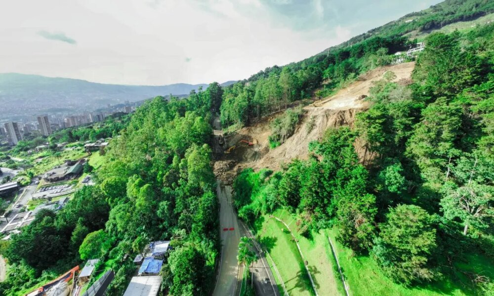 Cierre en la Vía de la Loma de los Balsos en Medellín se prolongará por al Menos dos Meses y Medio Más