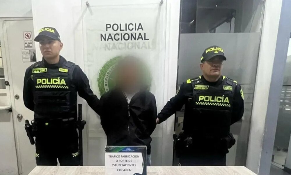 Estadounidense Que Llevaba Cocaína Se Hizo Pasar por Sordo Ante Policía, Pero Fue Capturado en Terminal de Bogotá