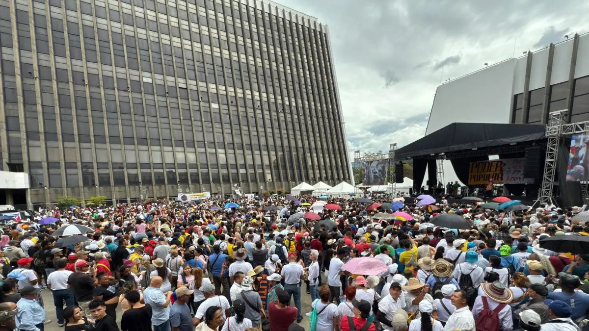 Así Está El Ambiente en la Alpujarra, en Medellín, por el Evento de Paz Urbana del Presidente Gustavo Petro