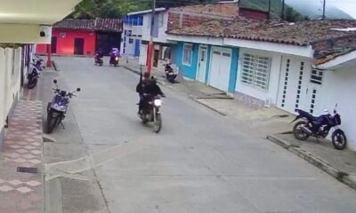 Por tierra y aire Buscan A Hombres Armados que intentaron atacar estacia de policía en el Dovio, Valle