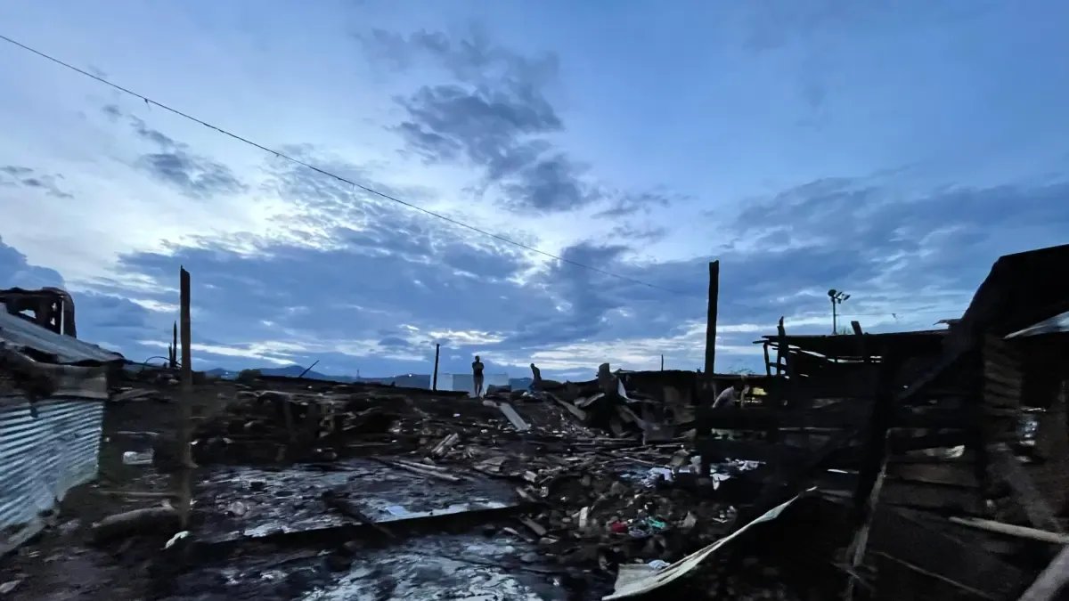 Voraz Incendio Consumió 21 Viviendas en el Oriente de Cali: 61 Personas resultantes Afectadas