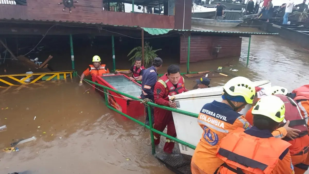 VIDEO DE PRESIONES | Gastrobar se Hunde por Sobrepeso en Río Manacacías, en Puerto Gaitán (Meta): Así Fue rescató