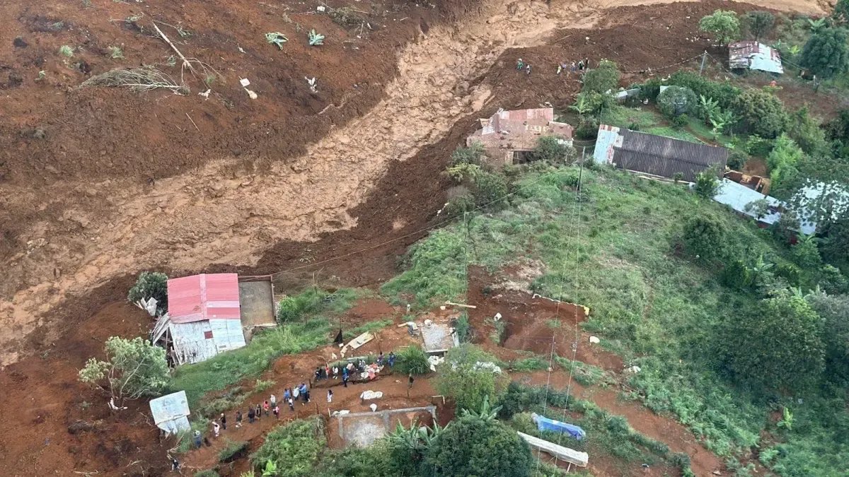 OCHO PERSONAS MUERTAS TRAS DESBORDAMIENTO DE LA QUEBRADA LA NEGRA EN EL MUNICIPIO DE BELLO