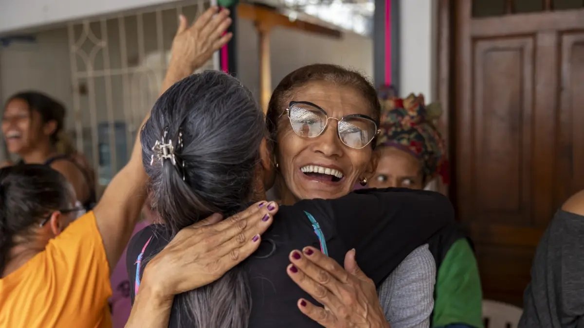 Bogotá Estrena 'Caminos de Paz II', Exposición Con 126 Piezas que Visibiliza el Liderazgo de Mujeres en la Paz