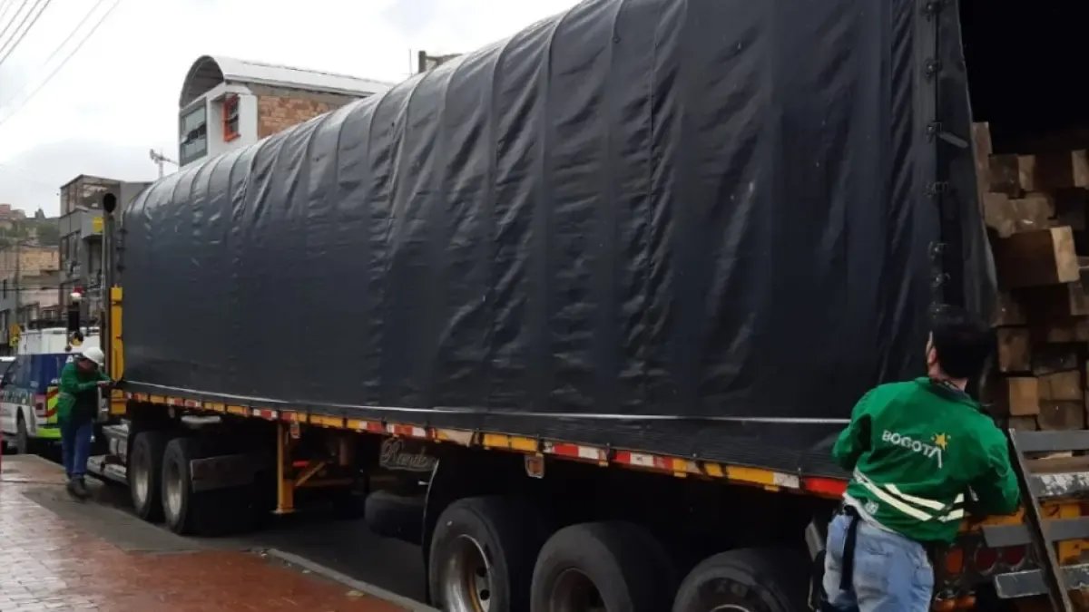 Así fue el operativo en bogotá que incautó más de 38 m³ de madera ilegal que no contaba con permisos ambientales