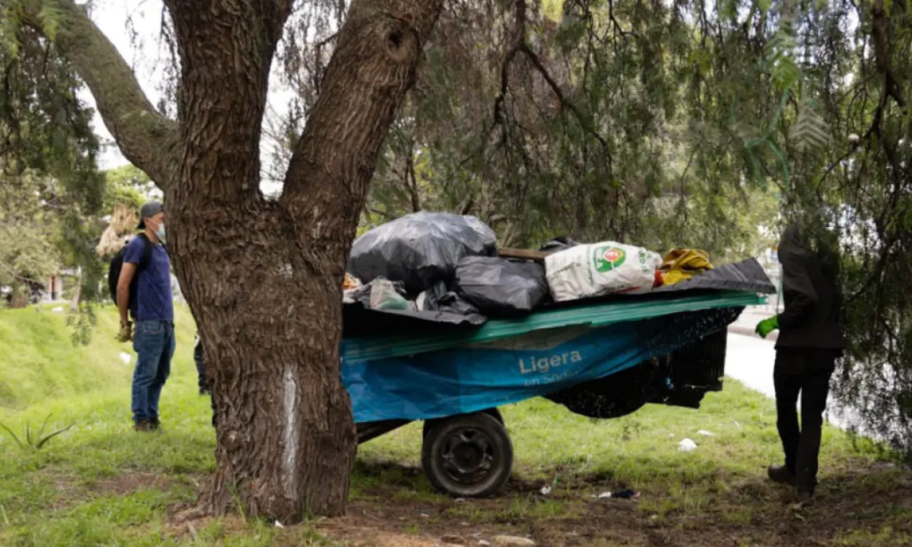 Desmontan Cambuches E Incautan Armas Durante Operativa de recuperación del Espacio Público en el Sur de Bogotá