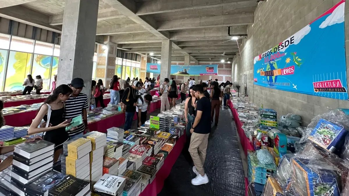 El Gran Outlet de Libros Extiendo su Estadía en Barranquilla Tras Recibir Más de 17.000 Visitantes
