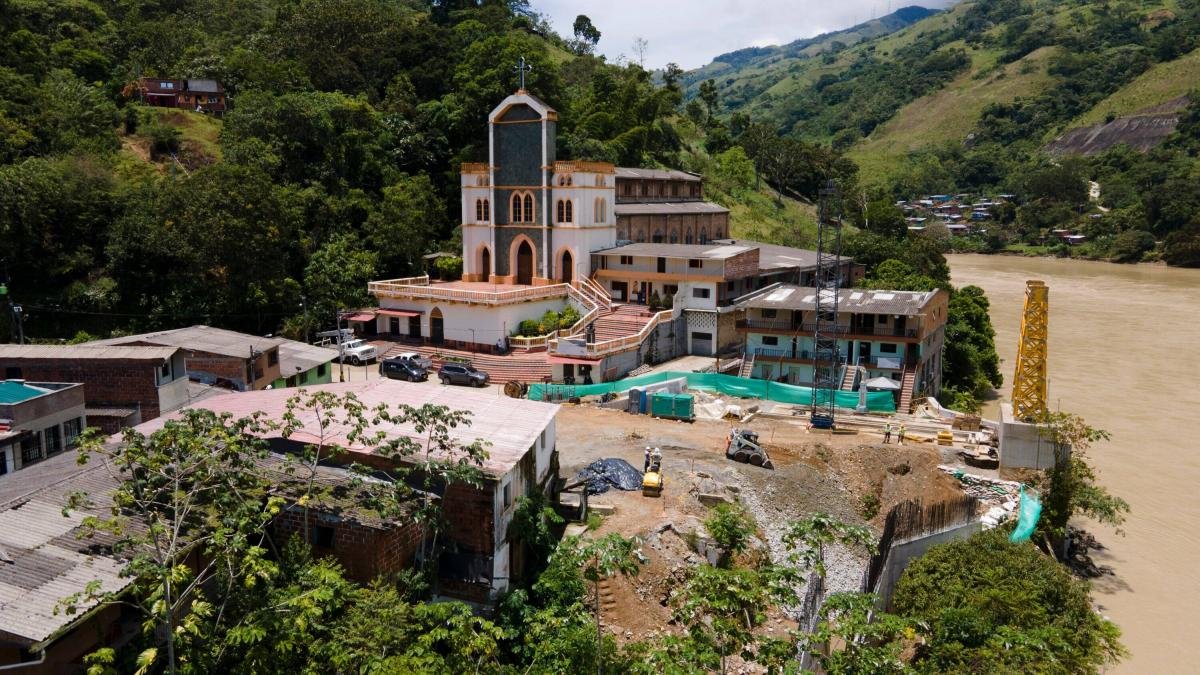 Desentes FARC Instalaron Cargas en Corredor Vial