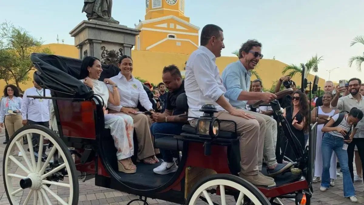 En Cartagena 60 conductores de Coches Equinos se Capacitan para conducir vehículos eléctricos para turismo