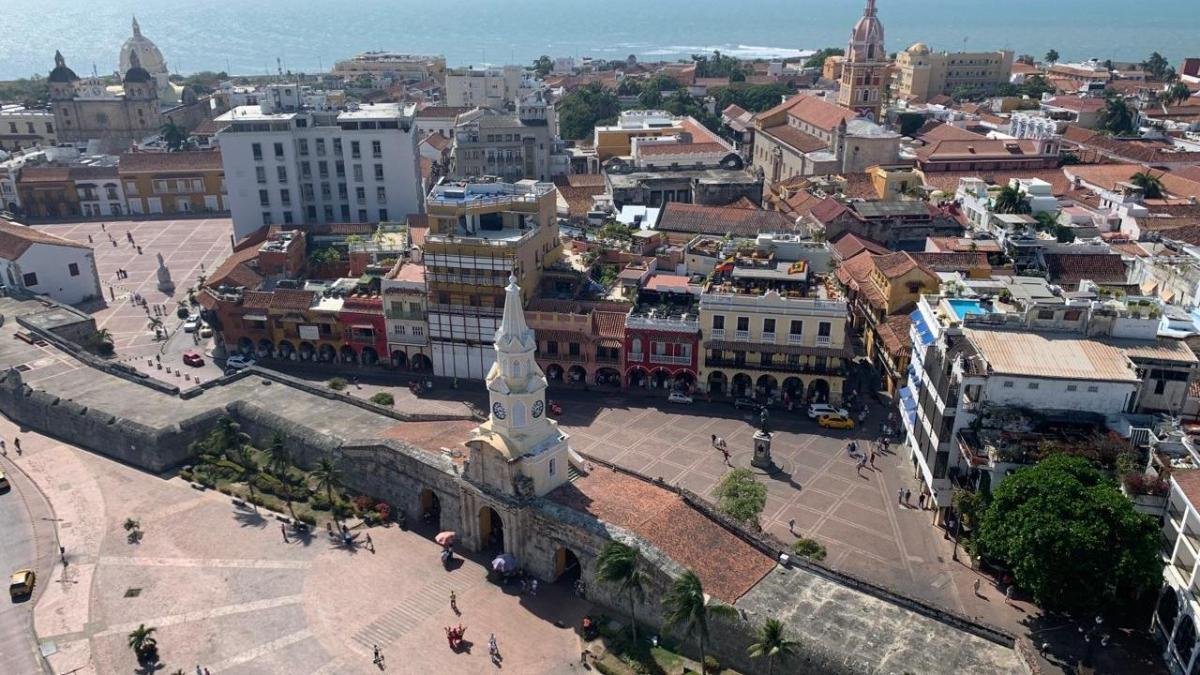 AGRESIÓN A UNA Señora Habitante de Calle A Manos de Contratista del Distrito Desata debate Sobre Salud Mental y Vulnerabilidad Social