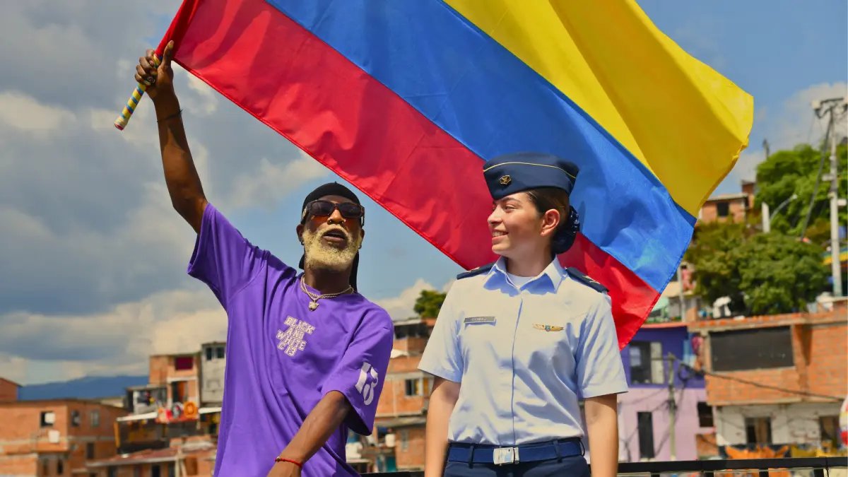 RECOMENDACIONES PARA EVITAR ACCIDENTES AL IZAR LA BANDERA DE COLOMBIA ESTE 20 DE JULIO EN EL DIA DE LA INDENCIENCIAENCIA