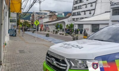 Los Interrogantes, Trasisión de Patrulla de Policía Contra Carro Con Prendas de Ejército: Sus Ocupantes Huyon
