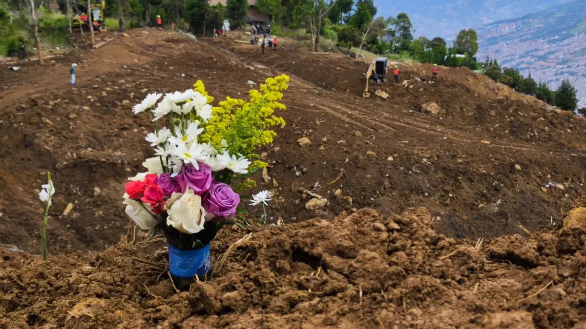 RECUPERARON TRES Cuerpos Más de Víctimas Mortales del Deslizamiento en Bello; cifra de fallecidos aumentó a 25