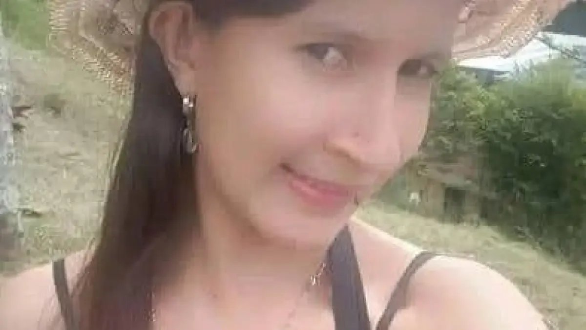 Grababan Creciente de un río y Vieron cómo la Corriente Arrastró A una Mujer en cauca: '¡Se La Llevó!'