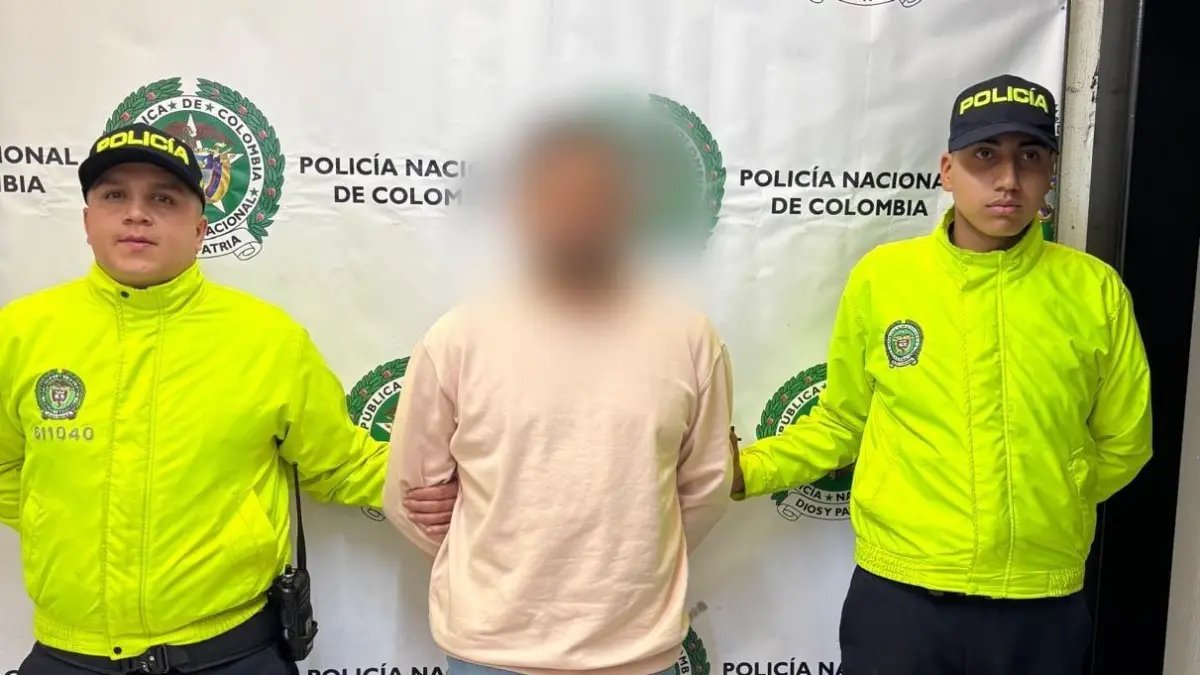 Hombre intentó Matar Con el Carro a Su Expareja por no Volver Cont, en Bogotá