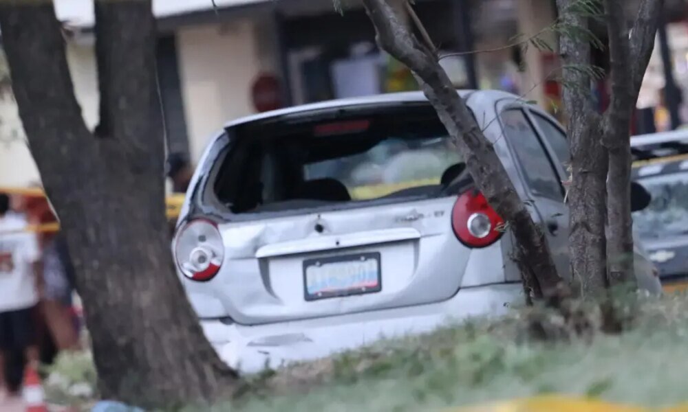 Patrulla de la Policía se Salvó por 10 metros
