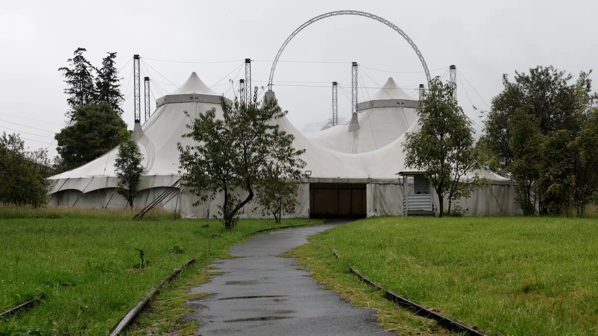 Artistas Circenses Piden Que Carpa Ubicada en la Estación del Tren de la Sabana Rote PA