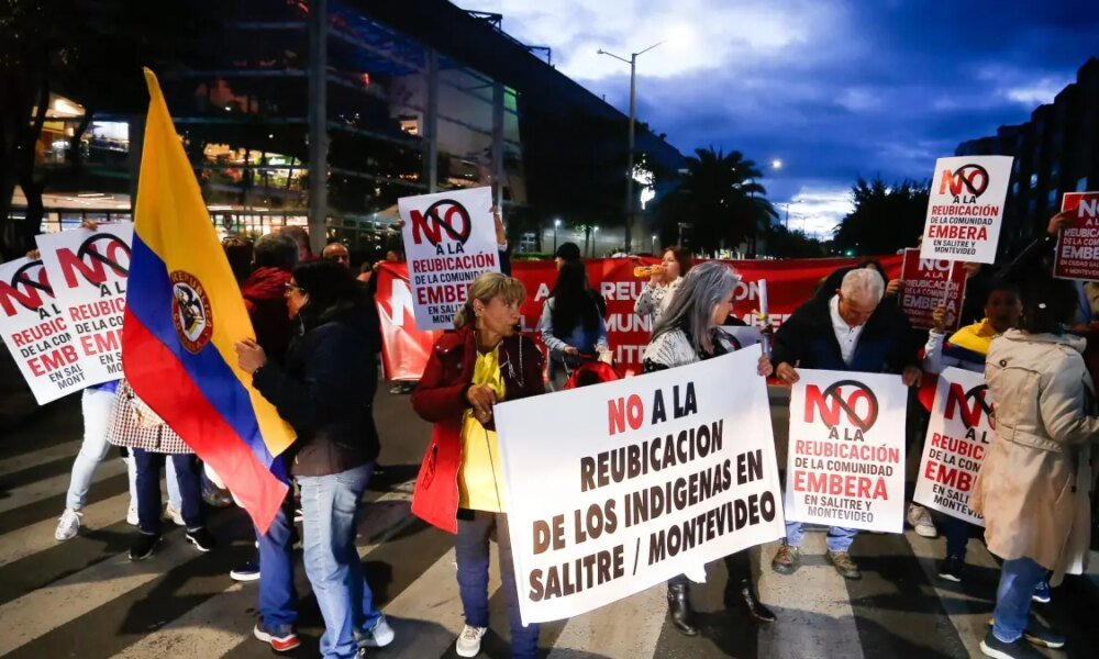 Colapso en Movilidad por protestas de Residentes del sector Salitre Ante la Reubicacia de la Comunidad Emberá