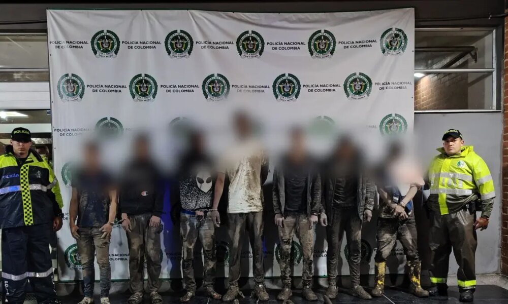 Siete Personas Fueron Capturadas Cuando Extraía Fibra Óptica en Estación de Transmilenio