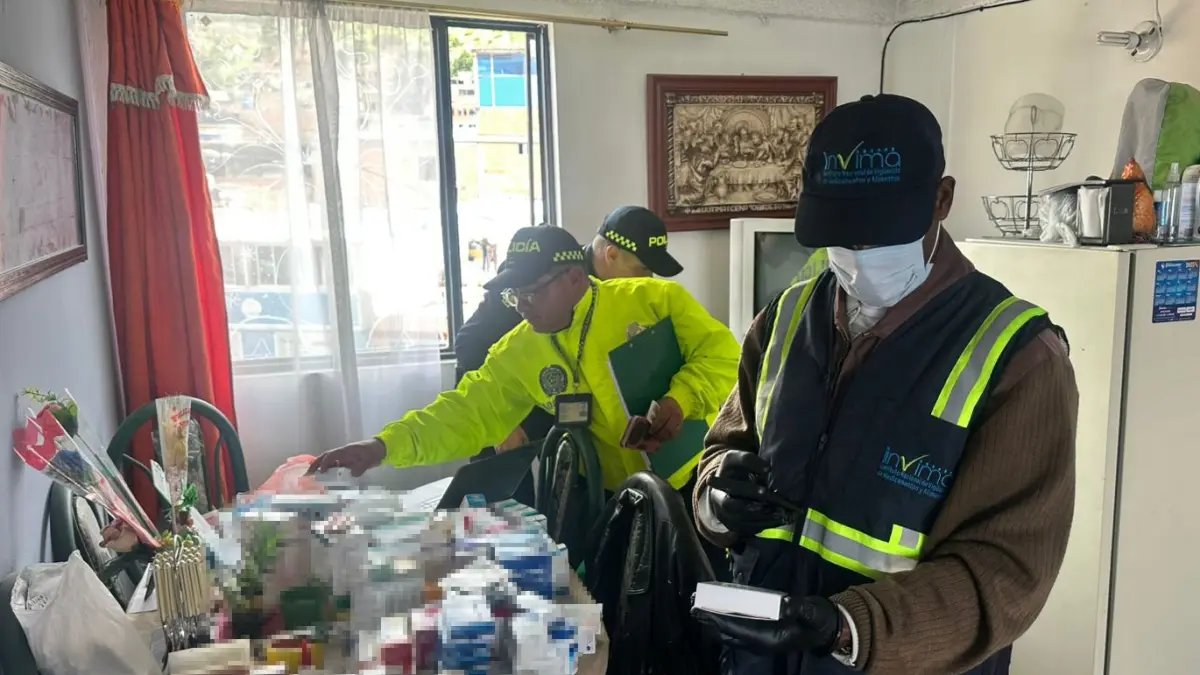 Así Almacenaban Medicamentos Vencidos y de Uso Institucional Para Comercializarlos Ilegalmento en Tres Localidades de Bogotá