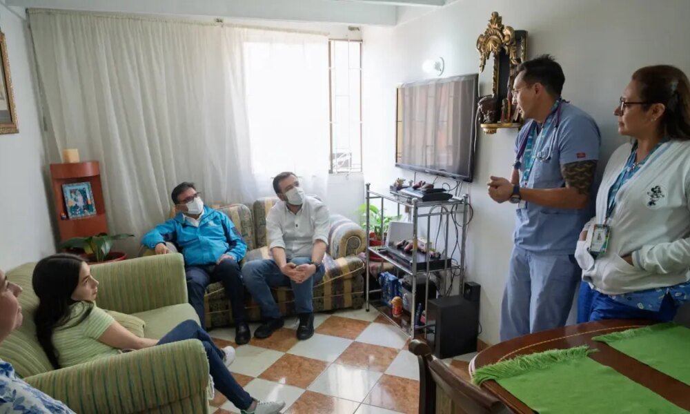 LA Hospitalizació en Casa Ayudó A Reducir La Alerta Hospitalaria en Bogotá