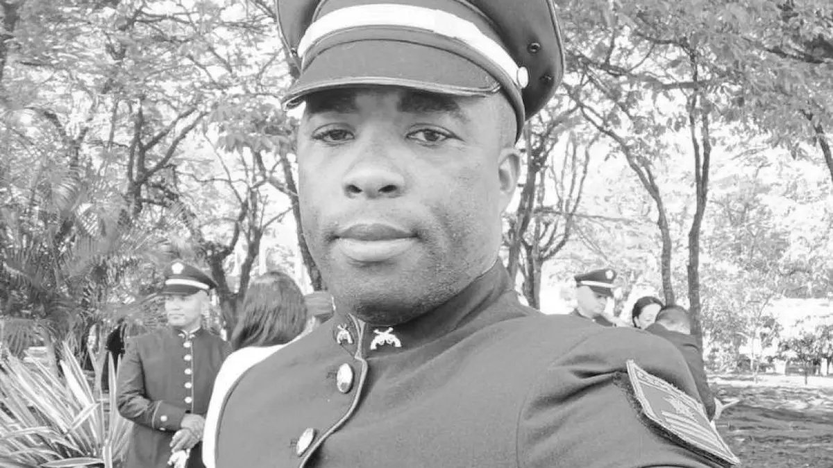 Asesinan Al Comandante de la Subestacia de Policía de El Tambo Ya Un Patrulero Cuando Almorzaban en Un Restaurte en El Cauca